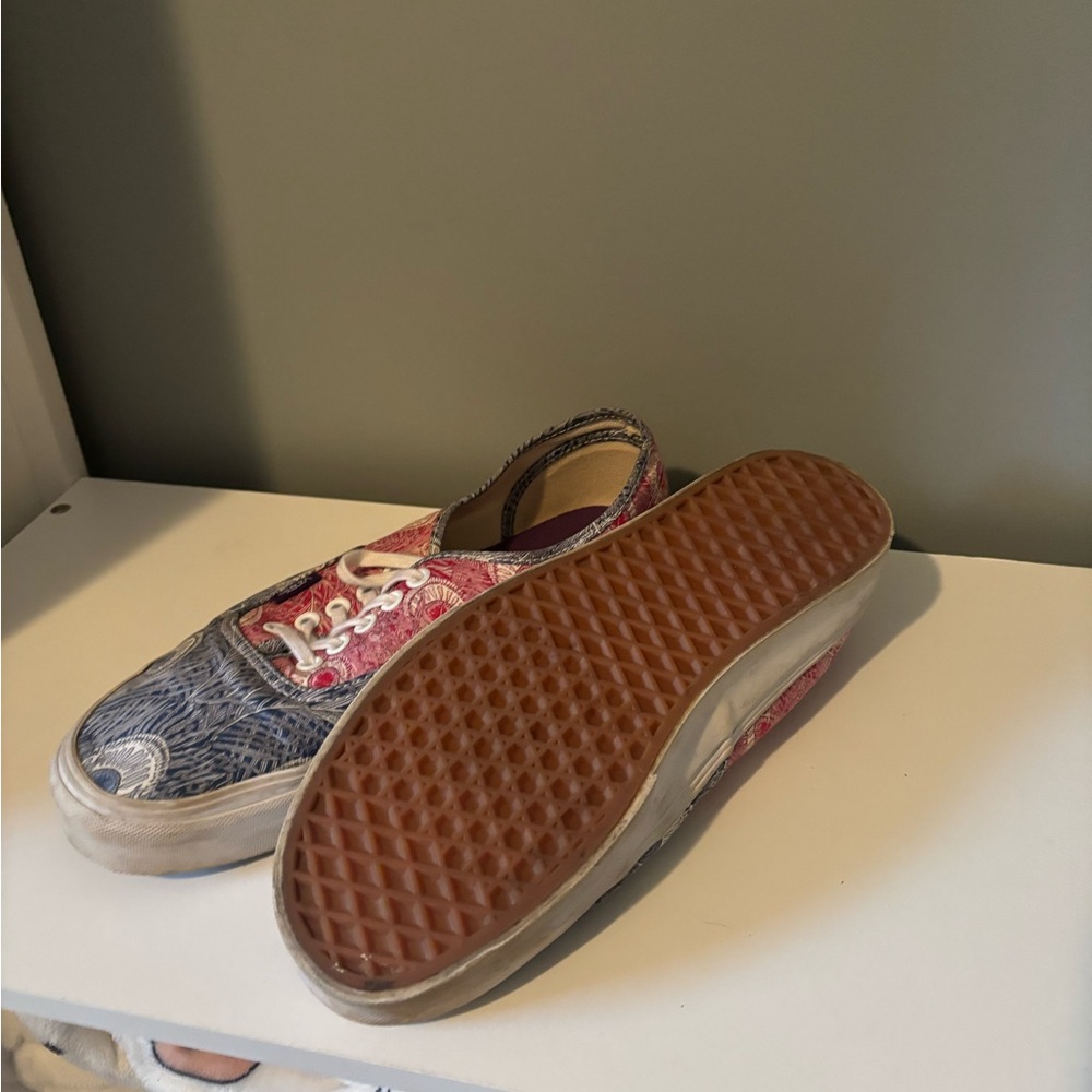 Shoes - Picture 3 of 5